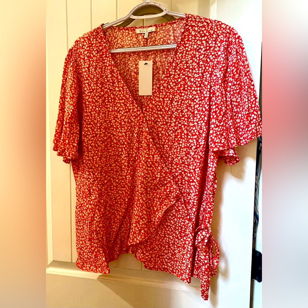 NWT Skies are Blue boutique brand top